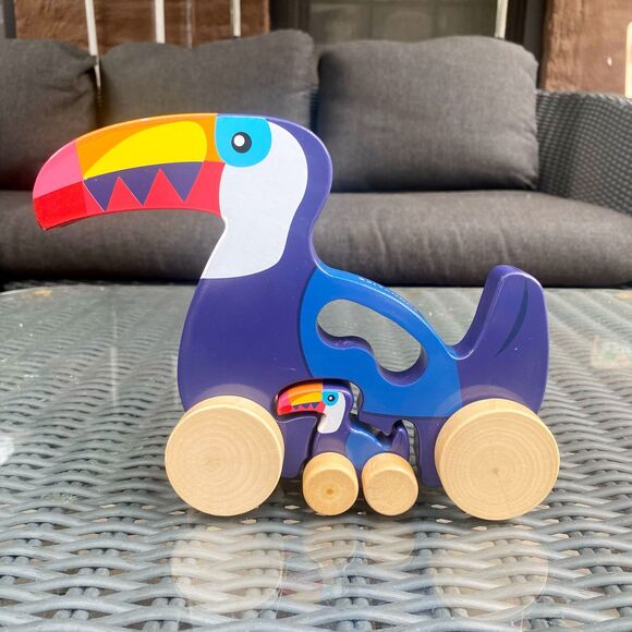 Viga Caterpillar + Sunnylife Toucan Push/Pull Toy Bundle (18m+) - Picture 4 of 5
